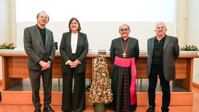 «Dare parole di sapienza e speranza: questo il compito delle accademie»