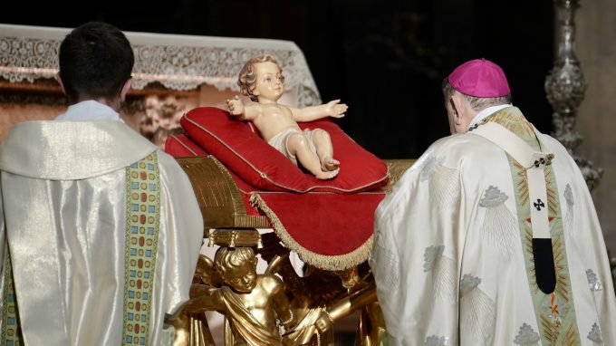 «Natale, occasione di grazia per entrare in comunione con Gesù e vivere da figli di Dio»