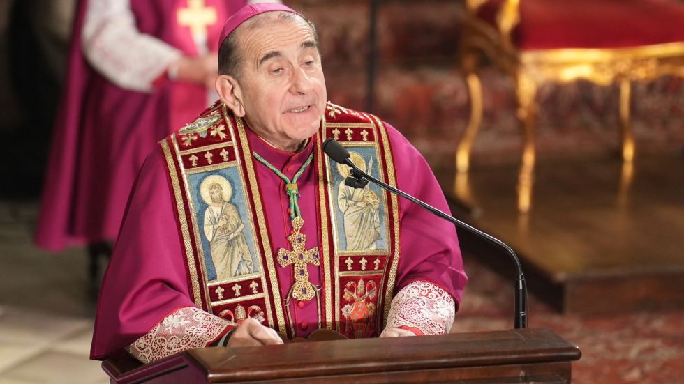 L'Arcivescovo mentre pronuncia il Discorso (foto Andrea Cherchi)