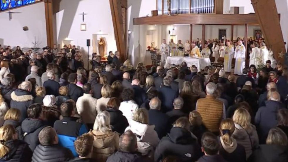 A Crans Montana Messa per le vittime dell’incendio di Capodanno (foto cath.ch / Sir)