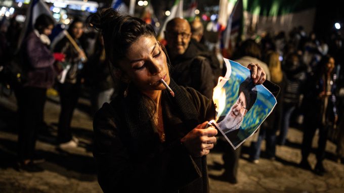 Redaelli: «Il regime iraniano è indebolito, ma senza opposizione strutturata il crollo non è imminente»