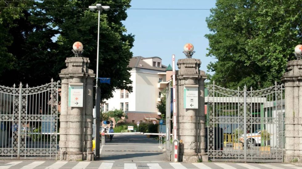 L'ingresso dell'Ospedale Sacco