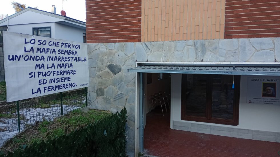 Casa Pio La Torre – Ingresso locali docce Casa Pio La Torre - Ingresso locali docce