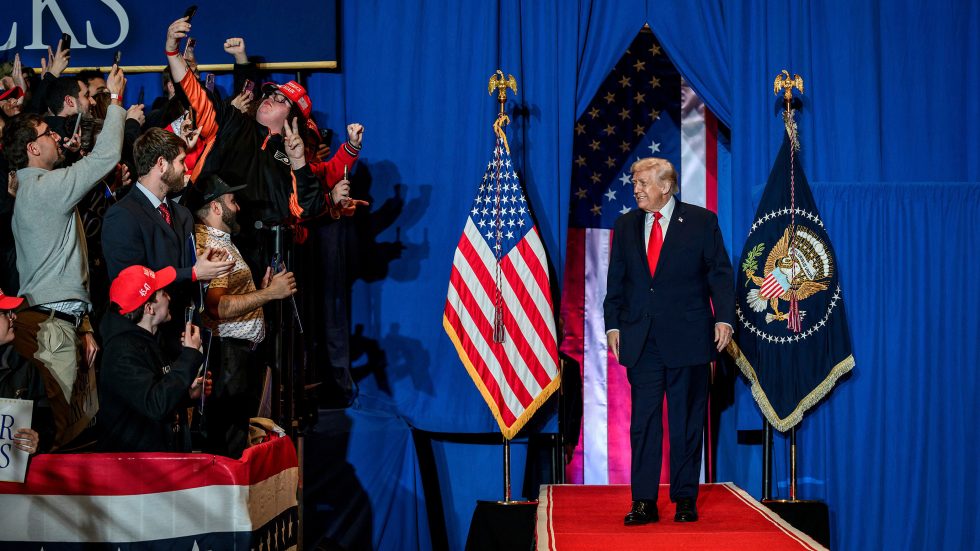 Pennsylvania, il presidente Donald Trump inaugura il tour negli USA per rilanciare la sua politica economica presso presso il casinò di Mt. Pocono Donald Trump (foto Molly Riley/White House/Planet Pix via ZUMA Press Wire/Shutterstock/Fotogramma)