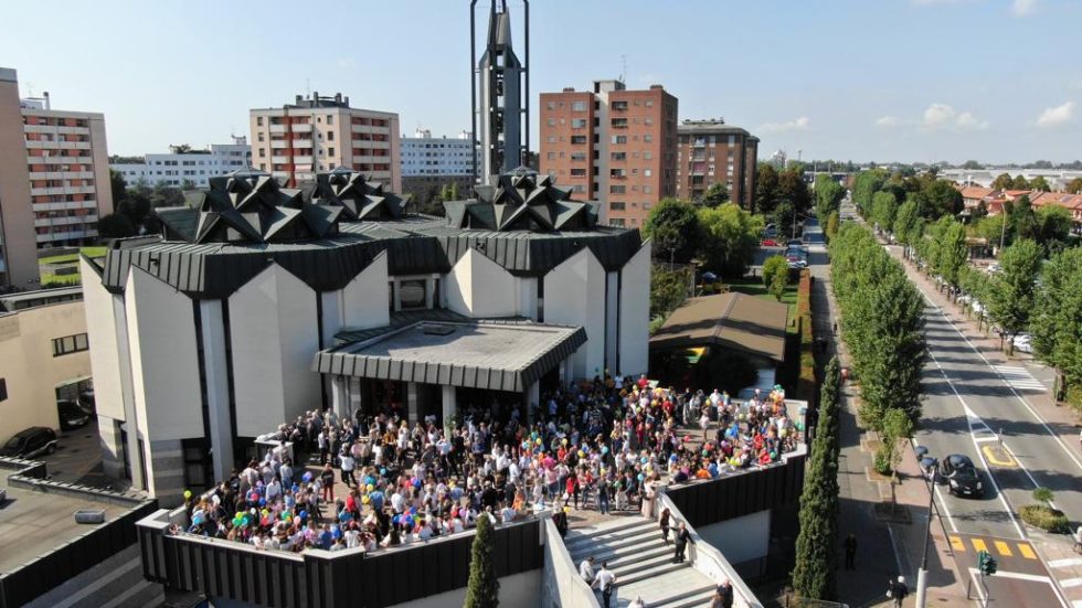Un momento di festa ad Assago – chiesa ‘nuova’ di Santa Maria Assago - chiesa Santa Maria