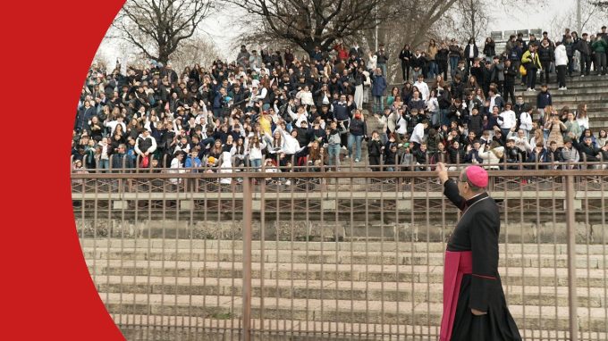 Delpini e le scuole, una preghiera per la pace