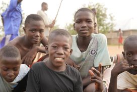 Coe, con le uova di Pasqua sostieni l'educazione in Camerun