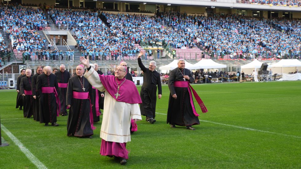 L’Arcivescovo ai Cresimandi: «Portate a casa l’amicizia con Gesù, la gioia e la preghiera»