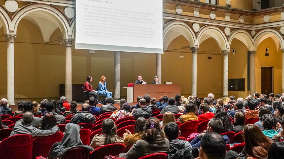 Monsignor Mario Delpini, incontra i catecumeni (Foto Agenzia Fotogramma) 