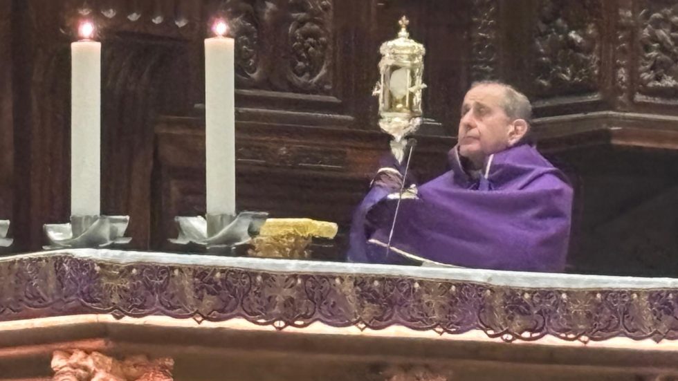 L’Arcivescovo: «Sembrano tutti contro tutti, l’unica speranza è il perdono, la riconciliazione e la pace»