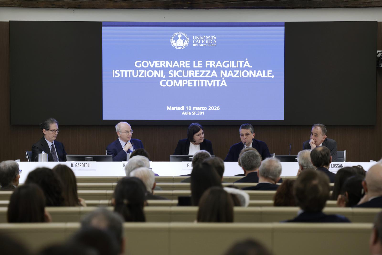 Presentazione del libro ‘Governare le fragilità. Istituzioni, sicurezza nazionale, competitività’ all’Università Cattolica del Sacro Cuore con Bernardo Giorgio Mattarella e Roberto Garofoli