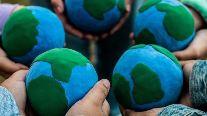 Percorso socio-politico: custodire la terra significa coltivare il futuro