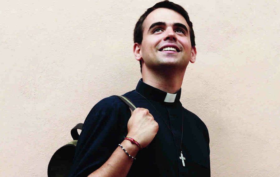 "Ti ho amato". La Chiesa e i migranti: don Mattia Ferrari al Pime