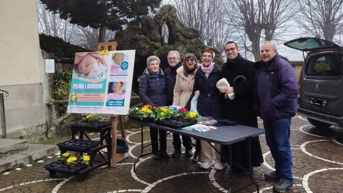 CAV Vimercate - banchetto Giornata per la Vita