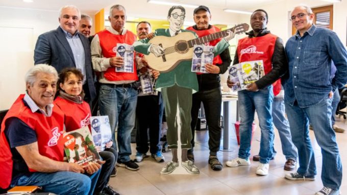 «Scarp de’ tenis» compie 30 anni e dice 300 volte grazie