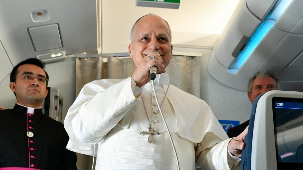 Il Papa: «Non sono un politico, parlo di Vangelo. Ai leader del mondo dico: basta guerre»
