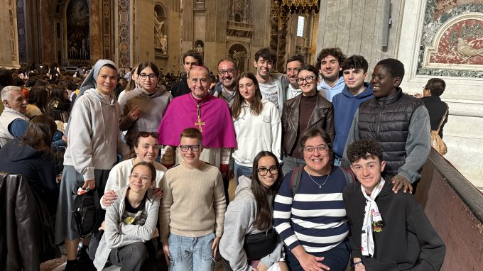 Delpini ai ragazzi ambrosiani: «Fatevi avanti per cominciare una storia nuova»