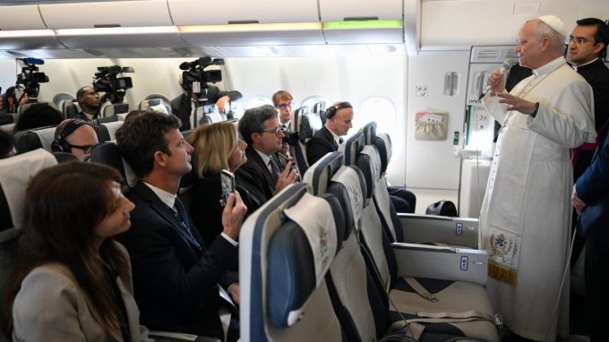 Leone XIV: «Non posso essere a favore della guerra, condanno la pena di morte»