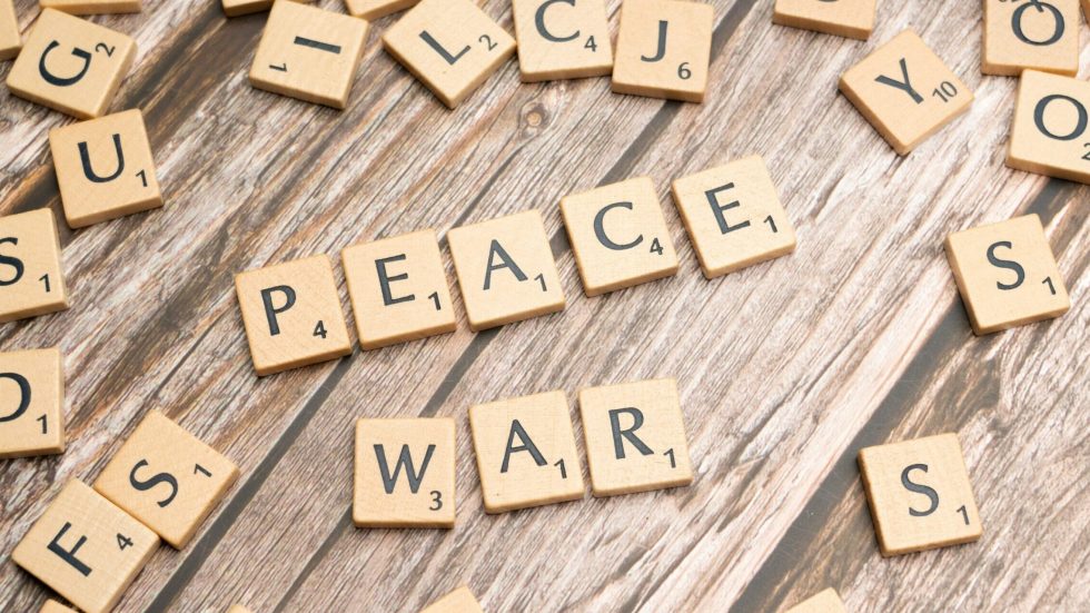 guerra e pace (markus winkler -unsplash)