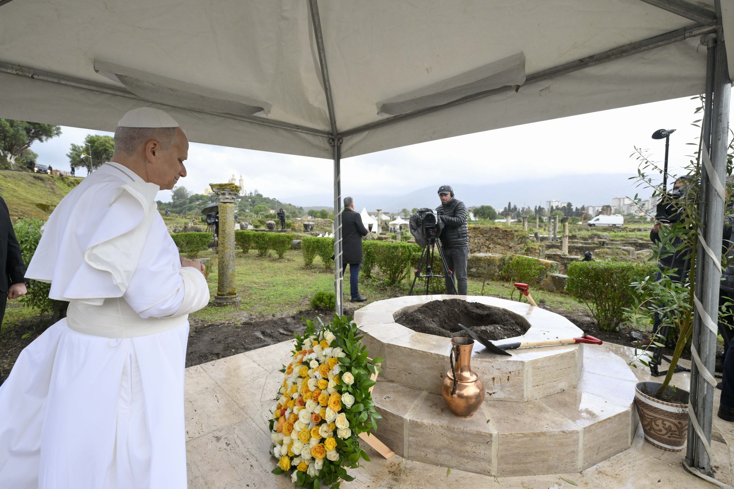 Leone XIV sul sito archeologico di Ippona, luogo natale di Sant'Agostino (Vatican Media / Sir)