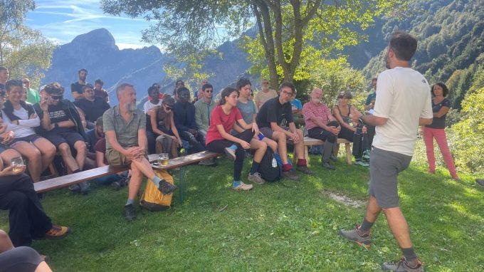 Dai sentieri delle Alpi ai confini d’Europa: ritornano i dialoghi di «Rifugiati in rifugio»