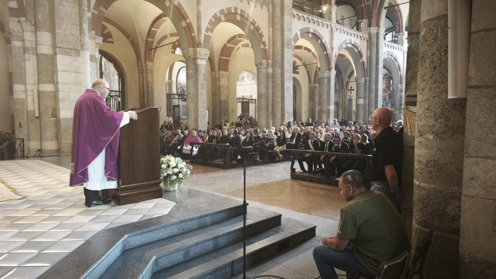 I funerali di don Mazzi nella basilica di Sant'Ambrogio