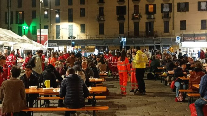 La Notte dei senza dimora, cittadini con e senza casa in piazza